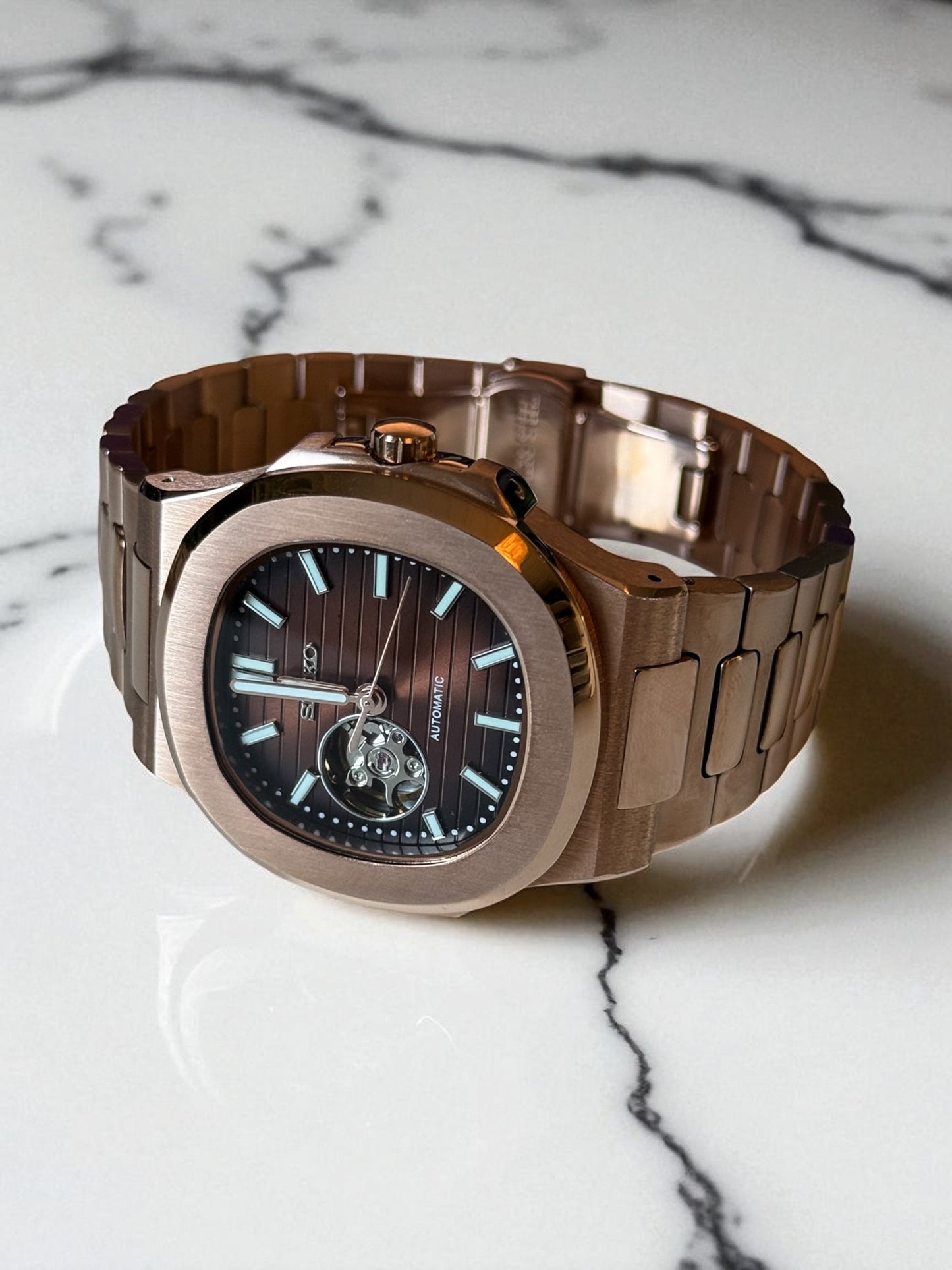 Rosegold ’Open Heart’ Nautilus Mod