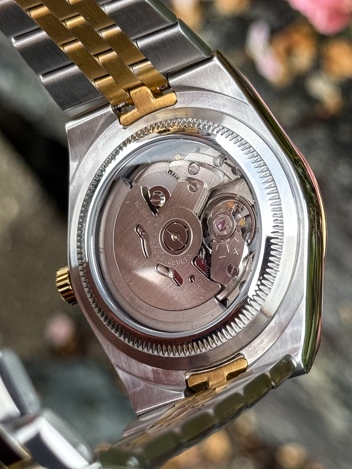 (På lager) Two Tone "White Dial" Land-Dweller Mod