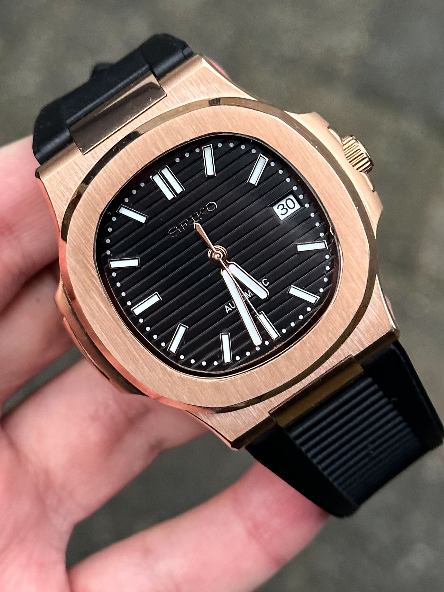 Rosegold "Black Dial" Nautilus Rubber Mod