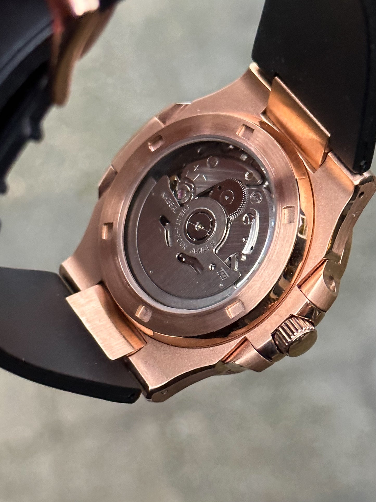 Rosegold "Black Dial" Nautilus Rubber Mod