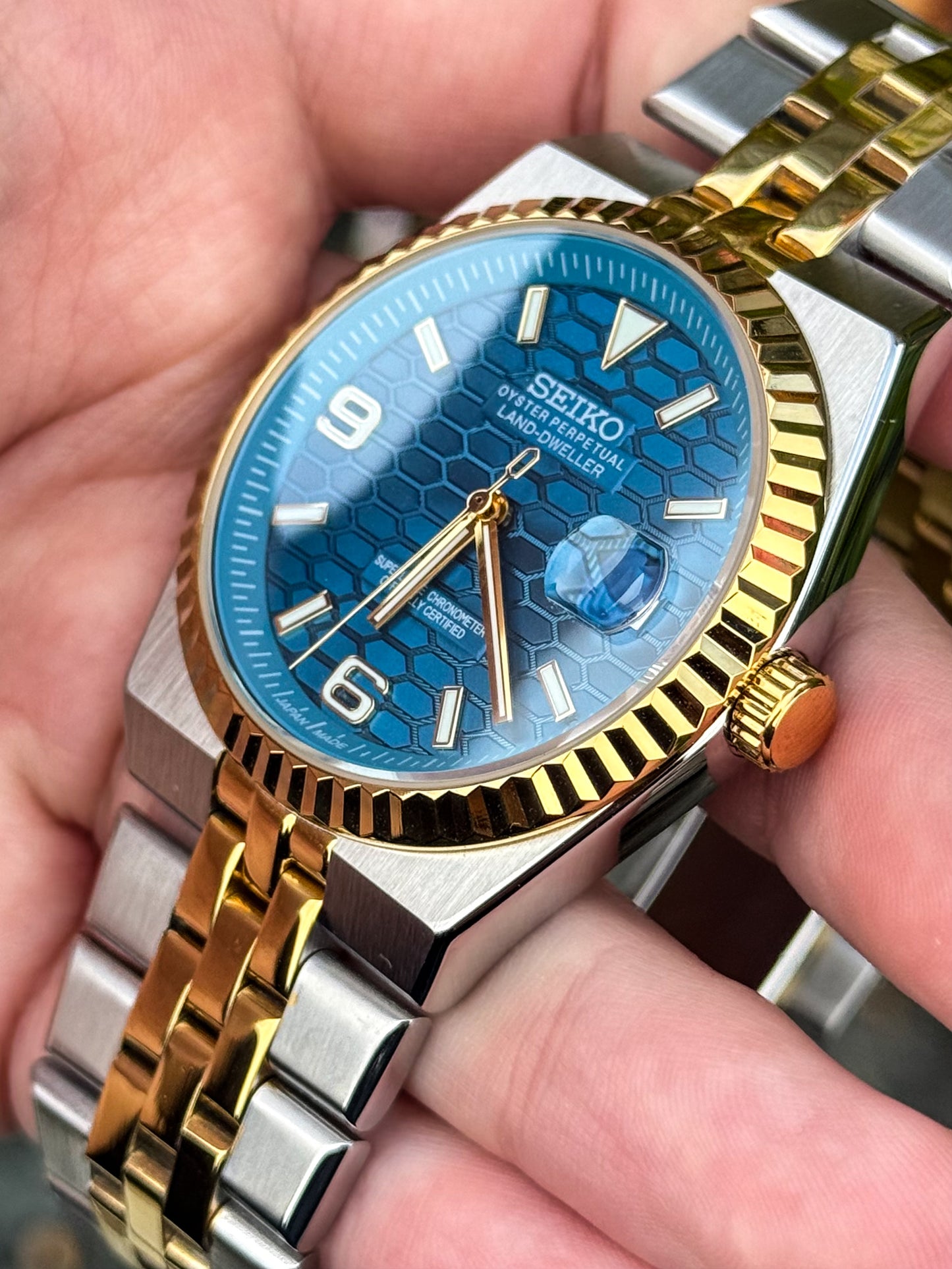 (På lager) Two Tone "Blue Dial" Land-Dweller Mod