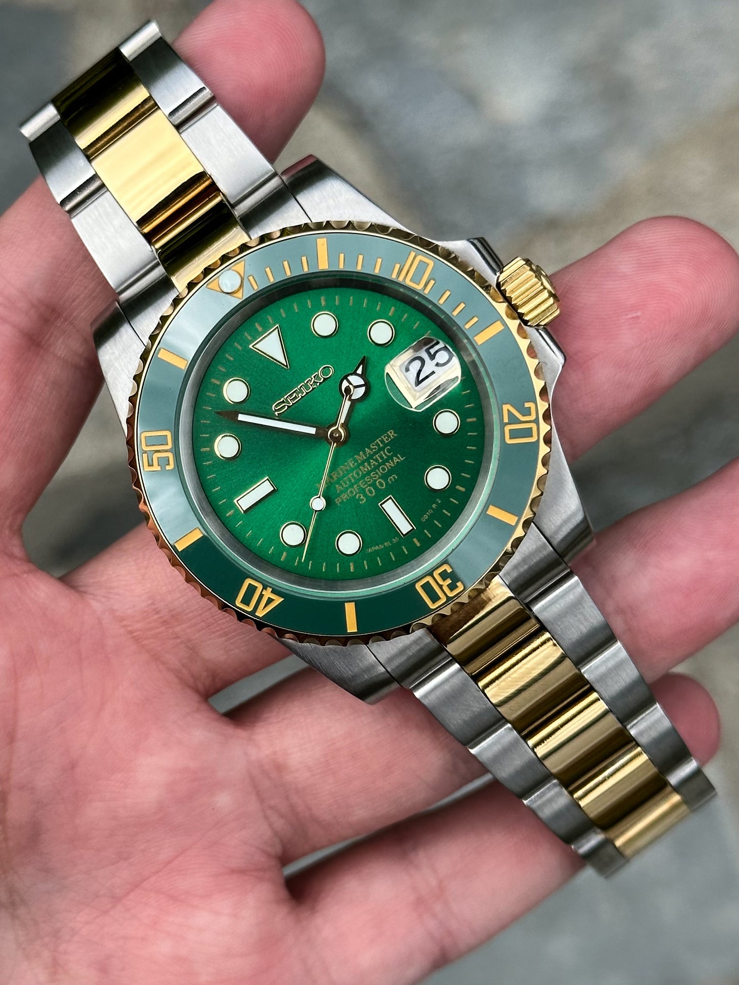 (PRE ORDER) "Green & Gold" Submariner Mod