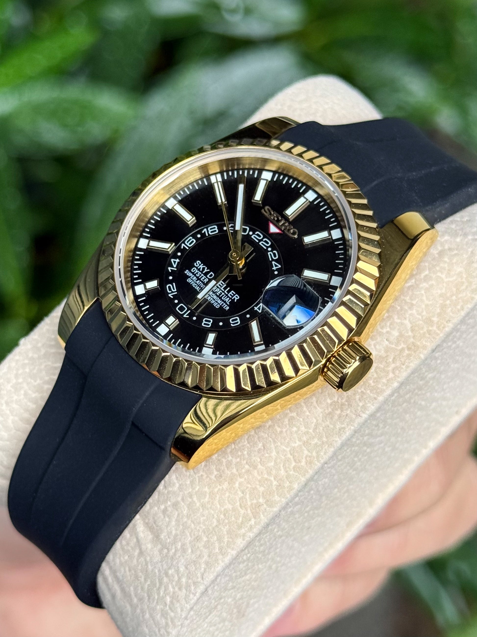 Gold ’Rubber’ Sky Dweller Mod