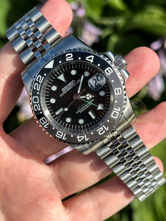 ’Bruce Wayne’ GMT-Master II Mod