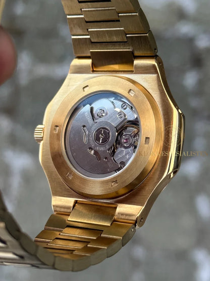 Gold ’Open Heart’ Nautilus Mod